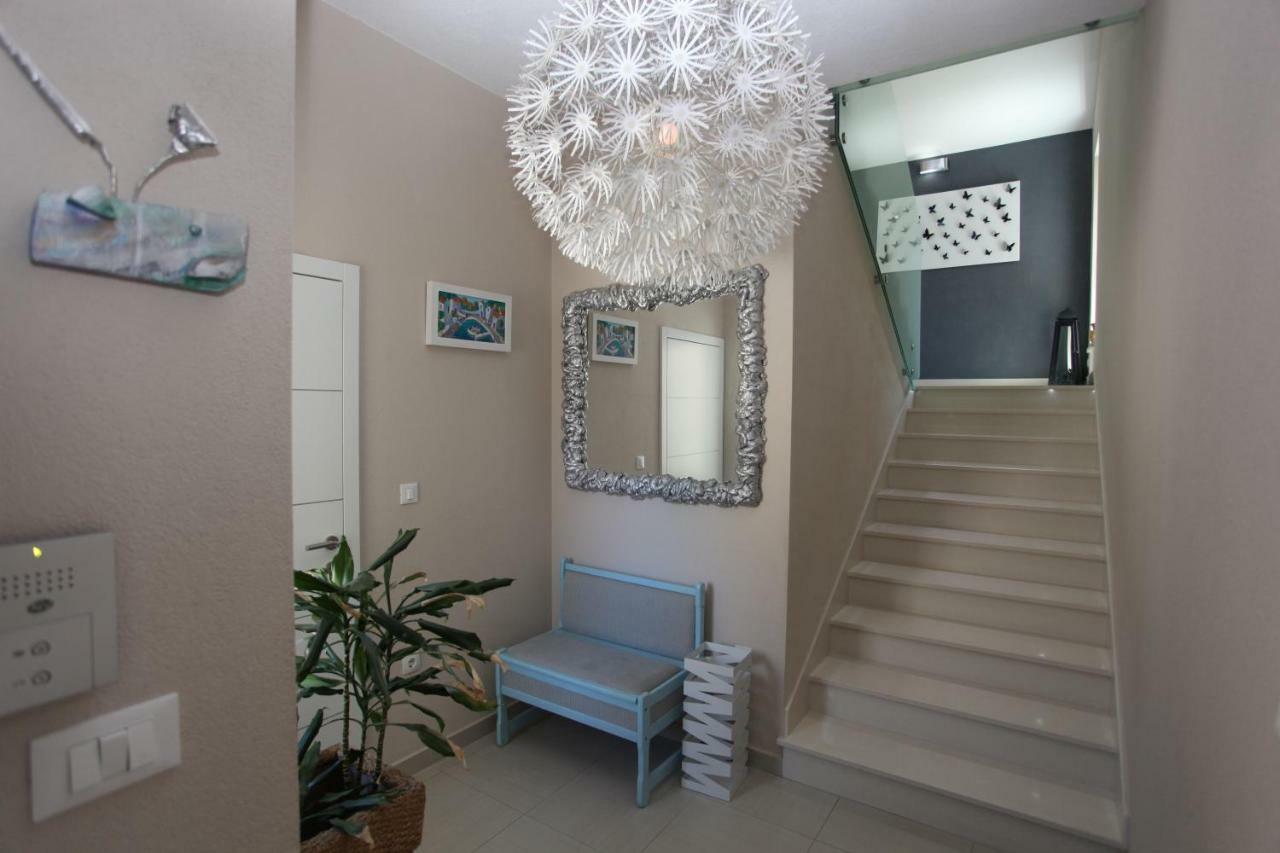 Fantastic House Villa โปดสตรานา ภายนอก รูปภาพ
